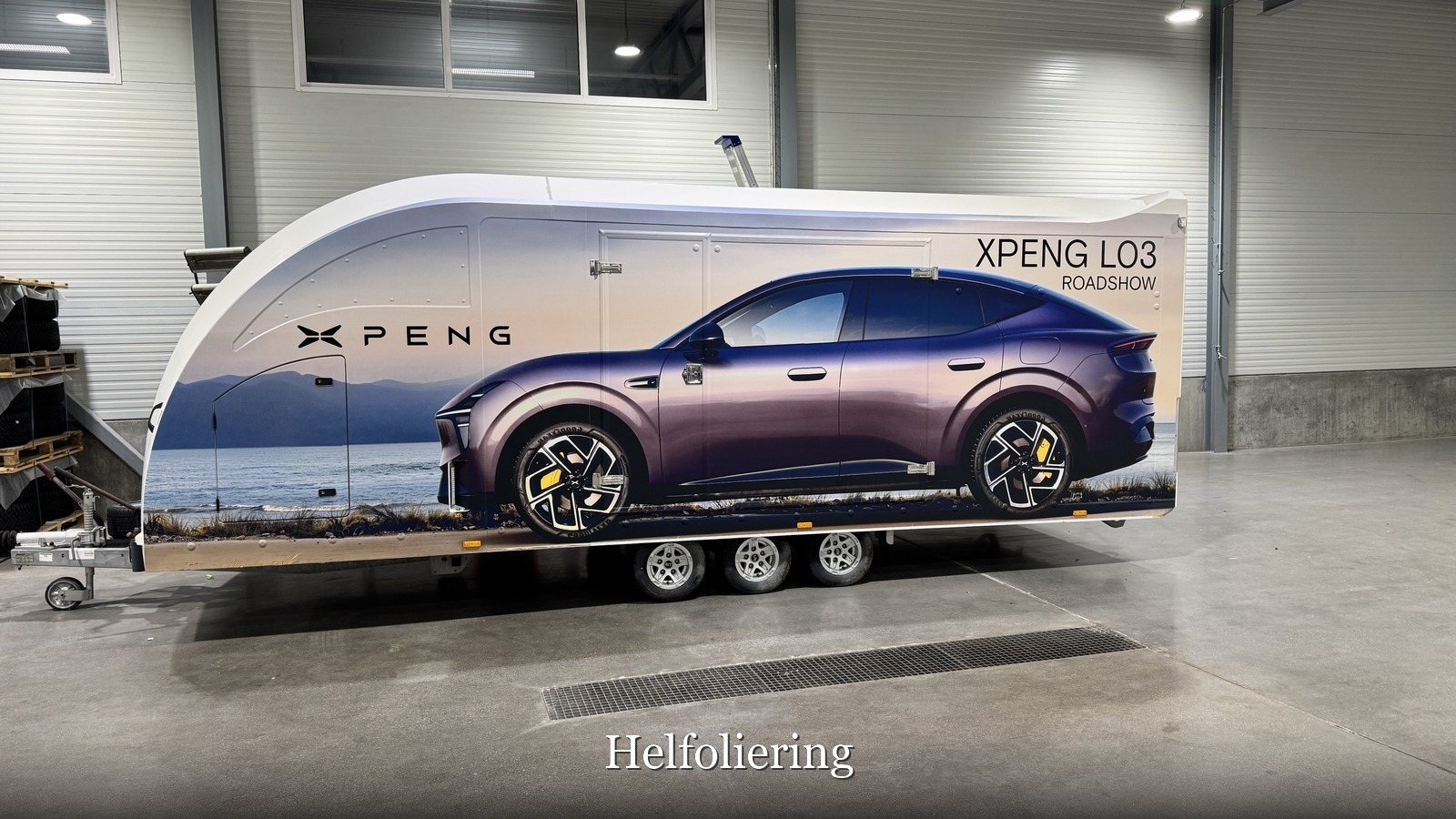 Helfoliering av kampanjehenger